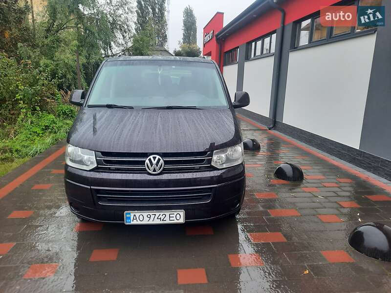 Volkswagen Caravelle (2013)