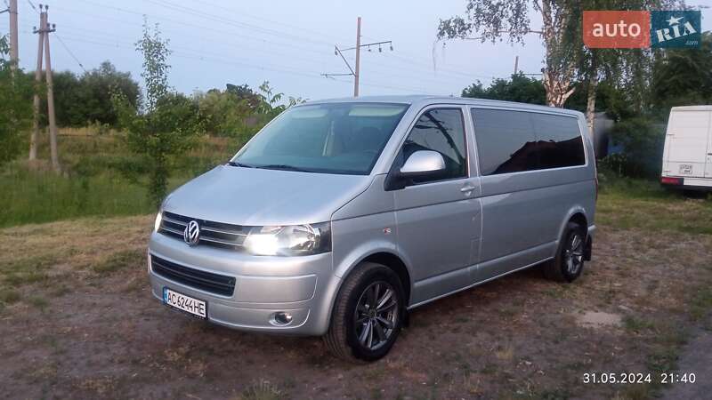 Volkswagen Caravelle (2013)