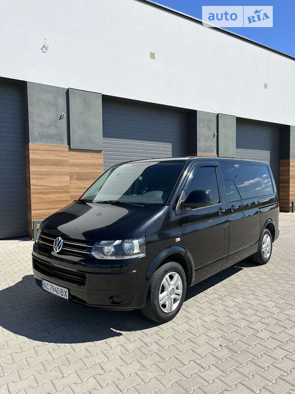 Volkswagen Caravelle (2011)