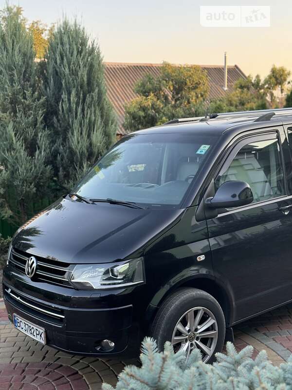 Volkswagen Caravelle (2013)