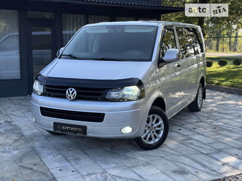 Volkswagen Caravelle (2010)