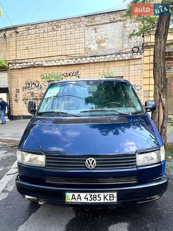 Volkswagen Caravelle (1990)