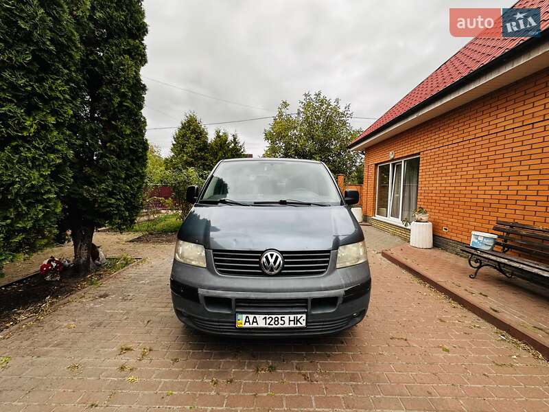 Volkswagen Caravelle (2008)