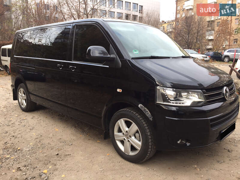 Volkswagen Caravelle (2013)