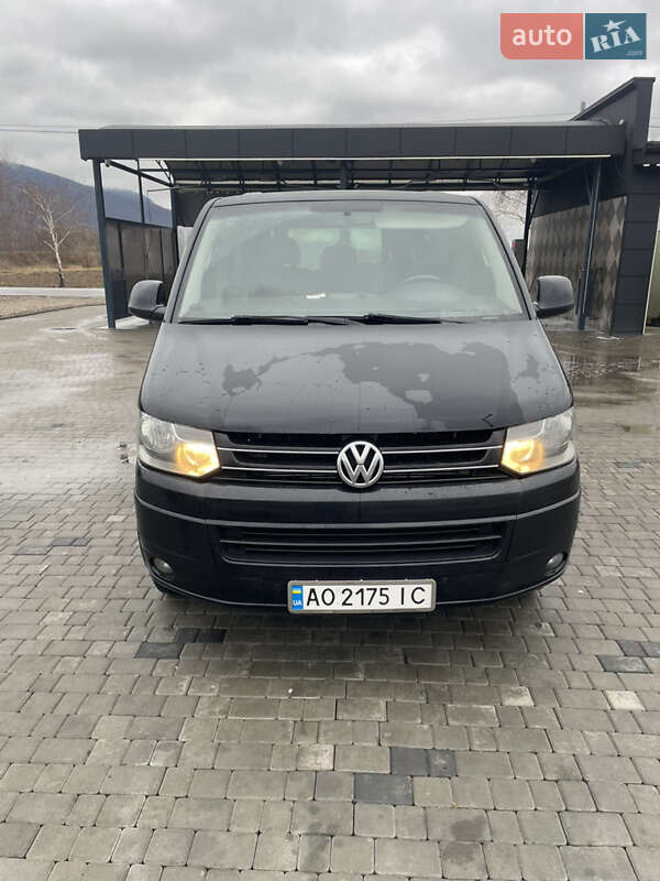 Volkswagen Caravelle (2013)