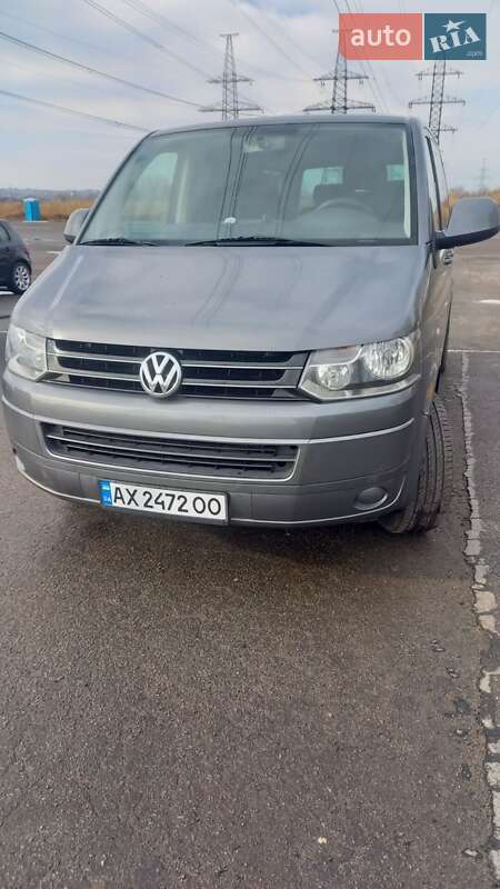 Volkswagen Caravelle (2013)