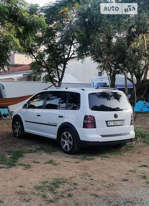 Volkswagen Cross touran (2008)