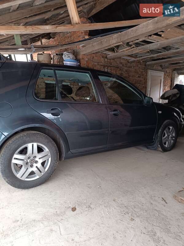 Volkswagen Golf (2002)