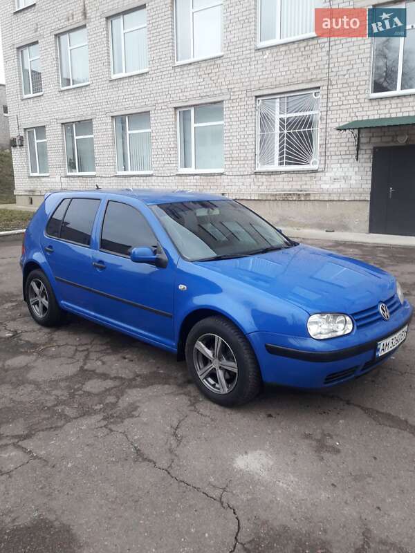 Volkswagen Golf (2002)
