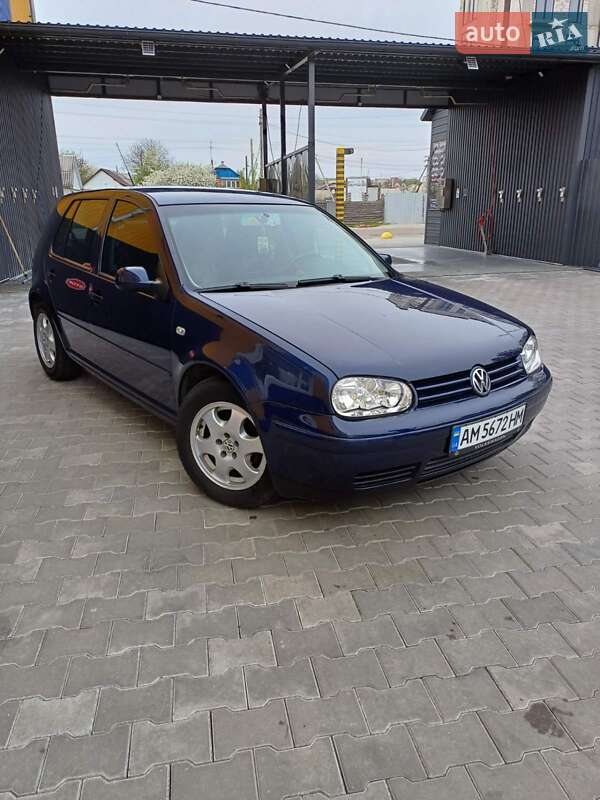 Volkswagen Golf (2003)