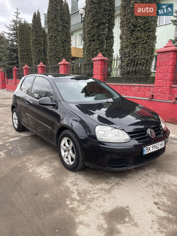 Volkswagen Golf (2004)