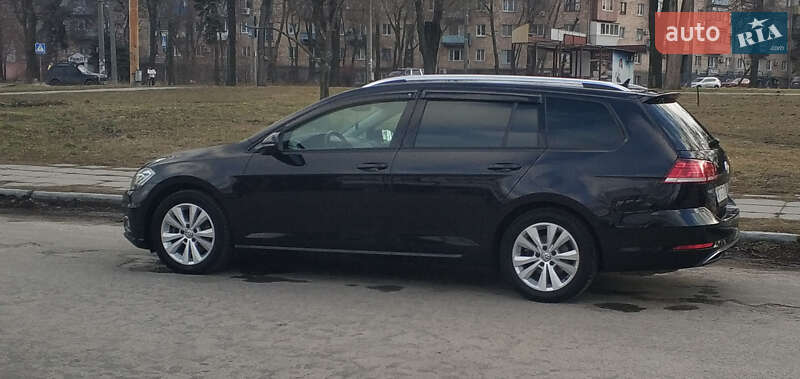 Volkswagen Golf (2017)