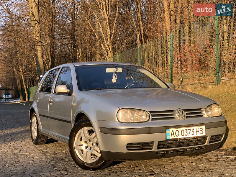 Volkswagen Golf (2003)