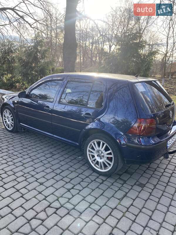 Volkswagen Golf (2002)