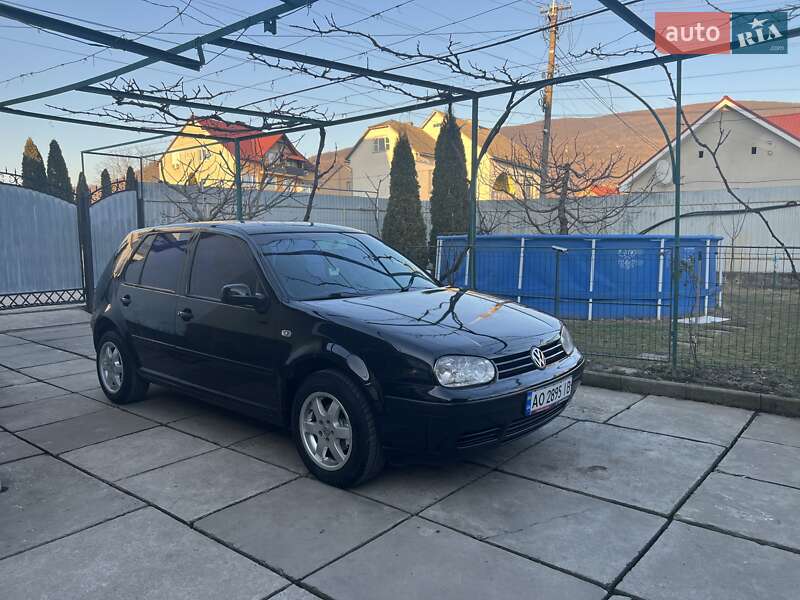Volkswagen Golf (2002)
