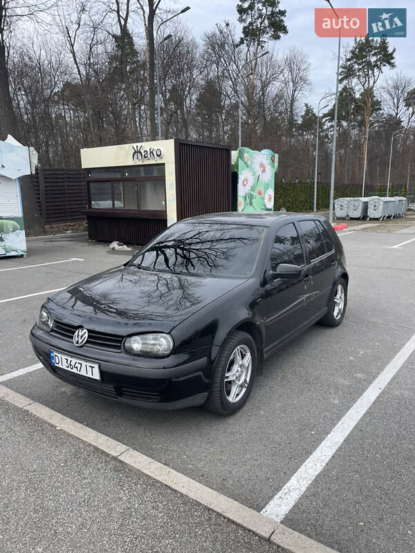 Volkswagen Golf (2003)