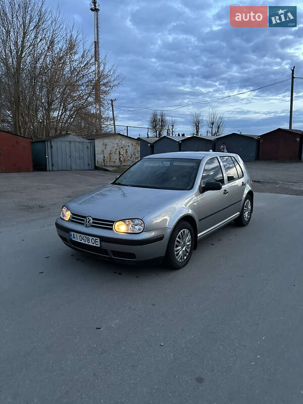 Volkswagen Golf (2002)