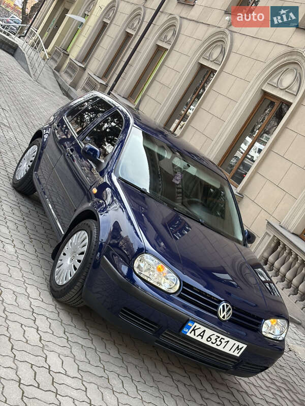 Volkswagen Golf (2003)