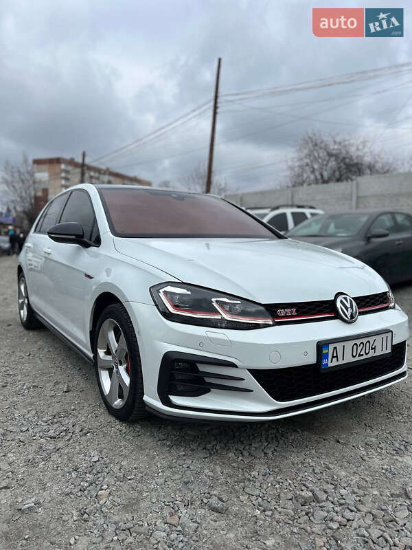 Volkswagen Golf (2019)