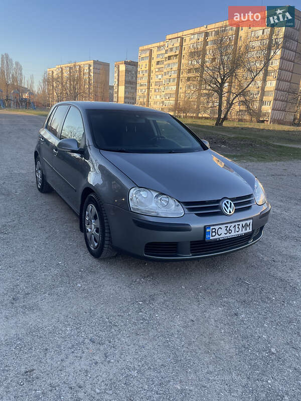Volkswagen Golf (2005)
