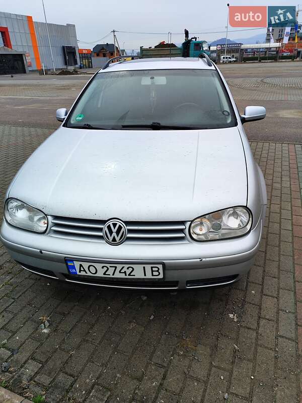 Volkswagen Golf (2003)