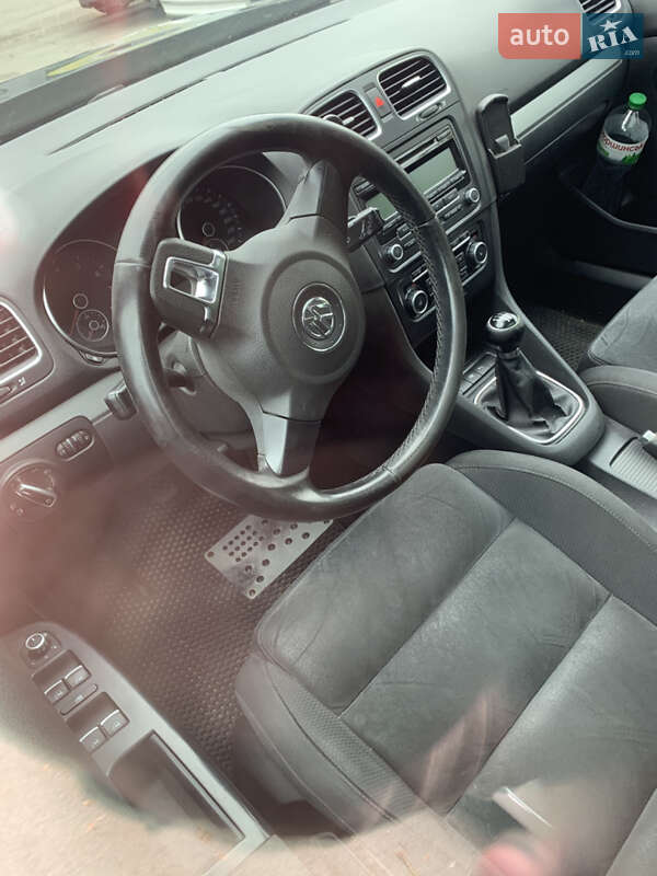 Volkswagen Golf (2010)
