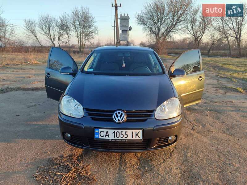 Volkswagen Golf (2005)