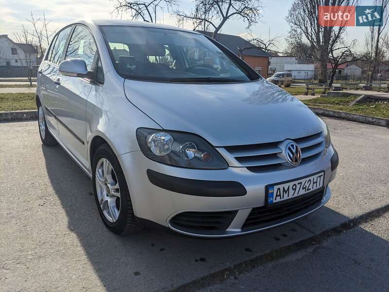 Volkswagen Golf (2005)