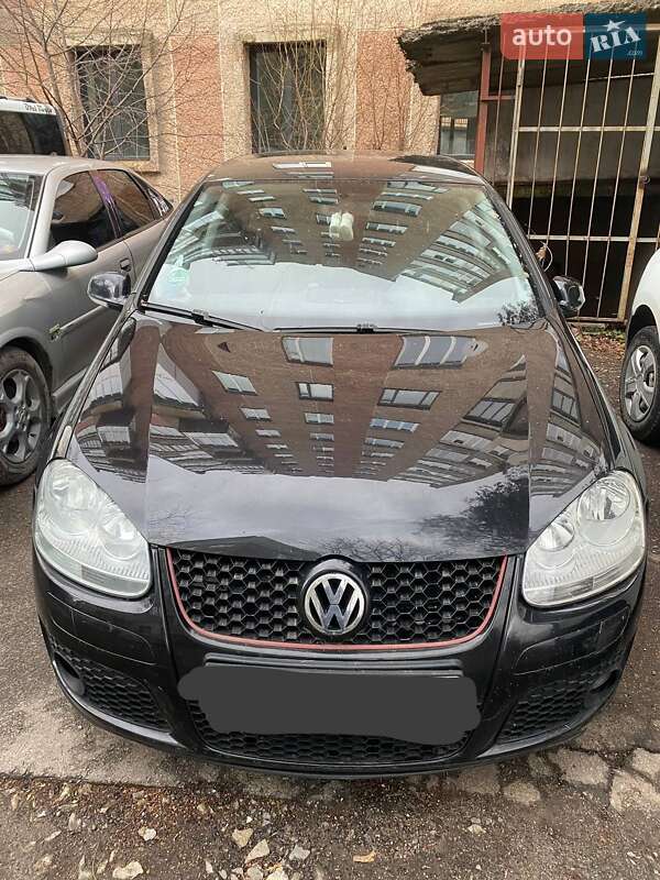 Volkswagen Golf (2005)