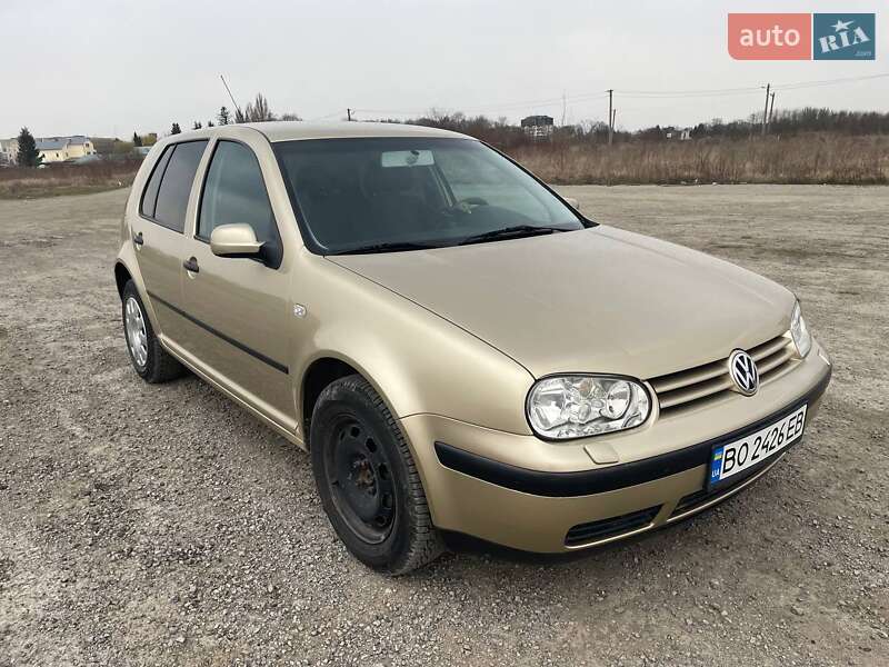 Volkswagen Golf (2001)