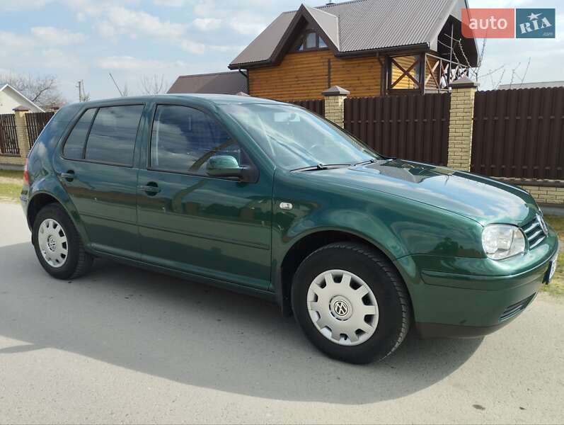 Volkswagen Golf (2003)