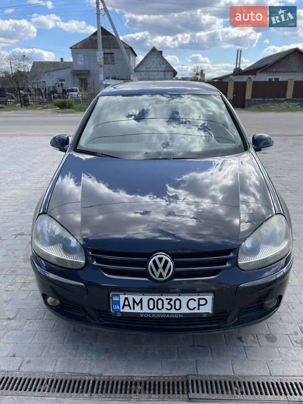 Volkswagen Golf (2005)