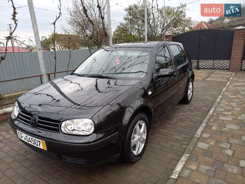 Volkswagen Golf (2002)