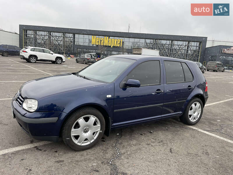 Volkswagen Golf (2002)