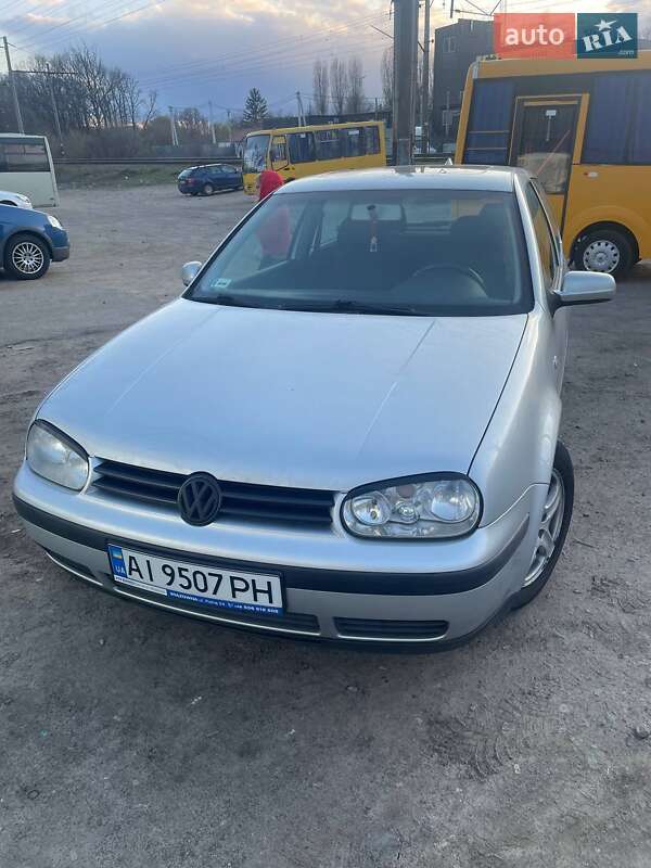 Volkswagen Golf (2000)