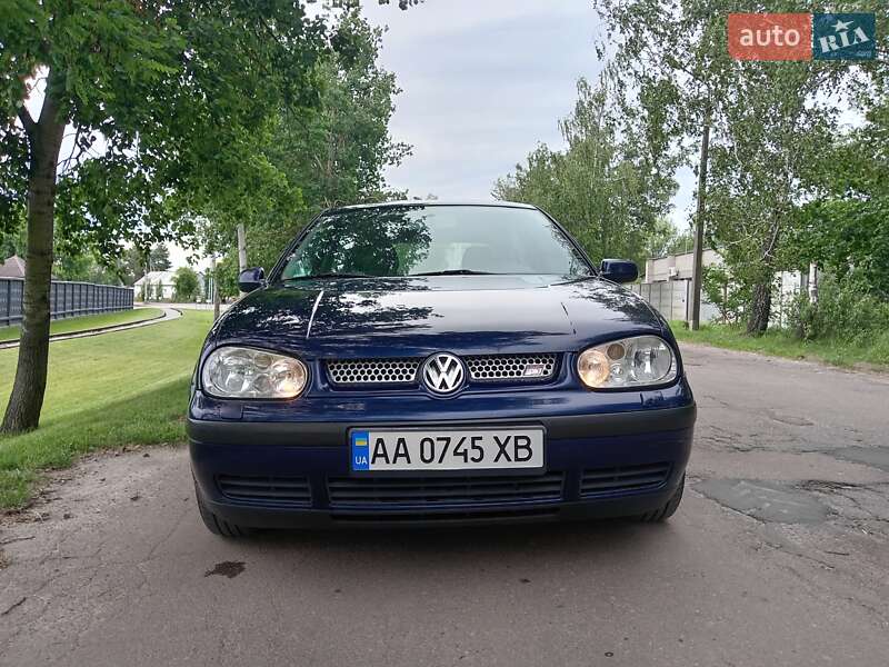 Volkswagen Golf (2002)
