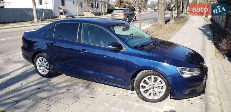 Volkswagen Jetta (2013)
