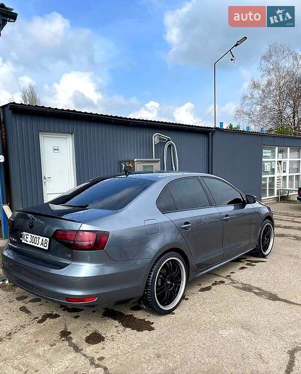 Volkswagen Jetta (2016)