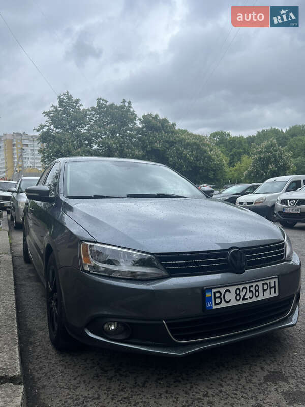 Volkswagen Jetta (2012)