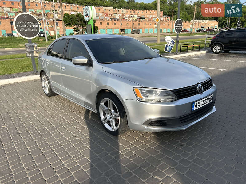 Volkswagen Jetta (2013)