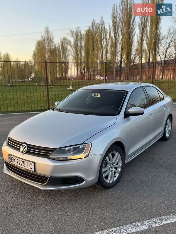 Volkswagen Jetta (2014)