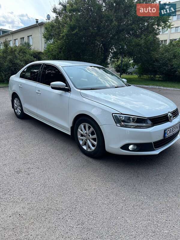 Volkswagen Jetta (2014)
