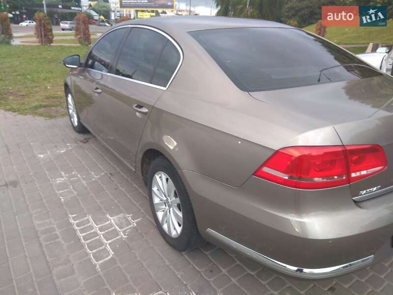 Volkswagen Passat (2011)