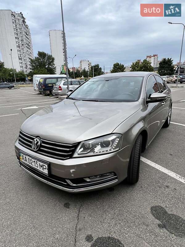 Volkswagen Passat (2012)