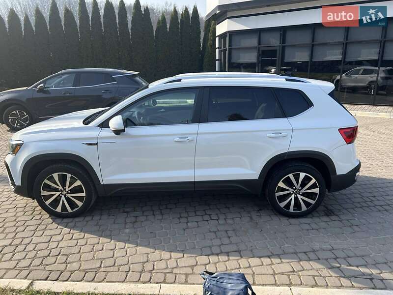 Volkswagen Taos (2021)