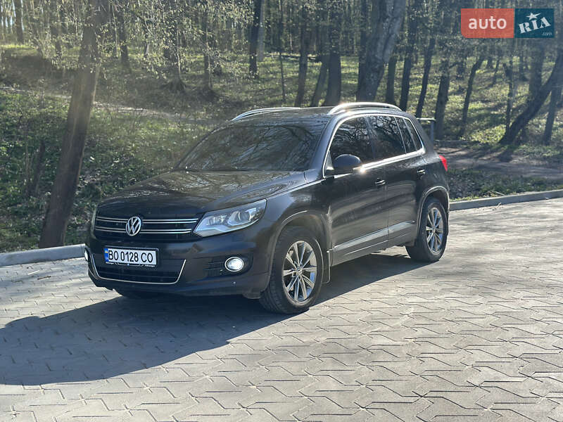 Volkswagen Tiguan (2012)