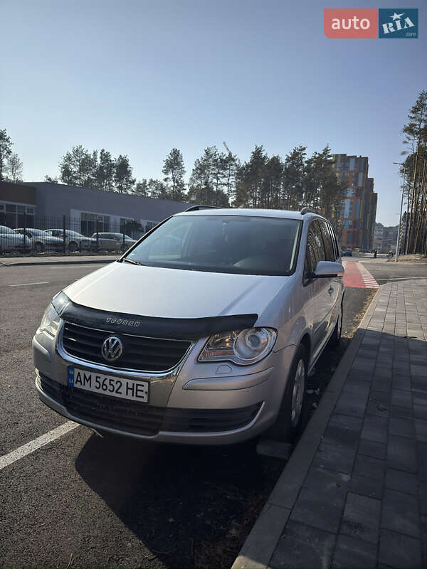 Volkswagen Touran (2008)
