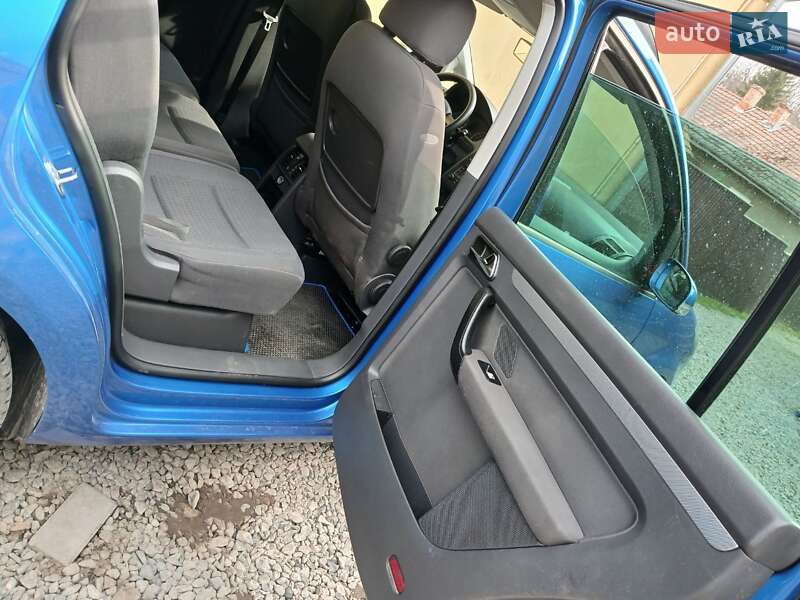 Volkswagen Touran (2003)