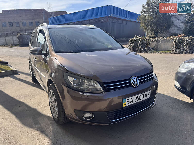 Volkswagen Touran (2012)