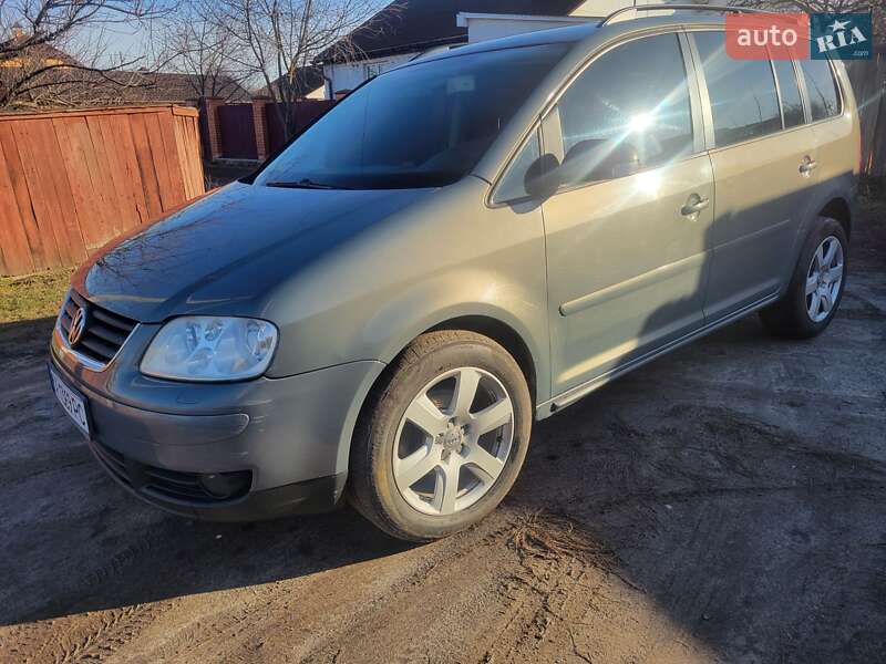 Volkswagen Touran (2005)